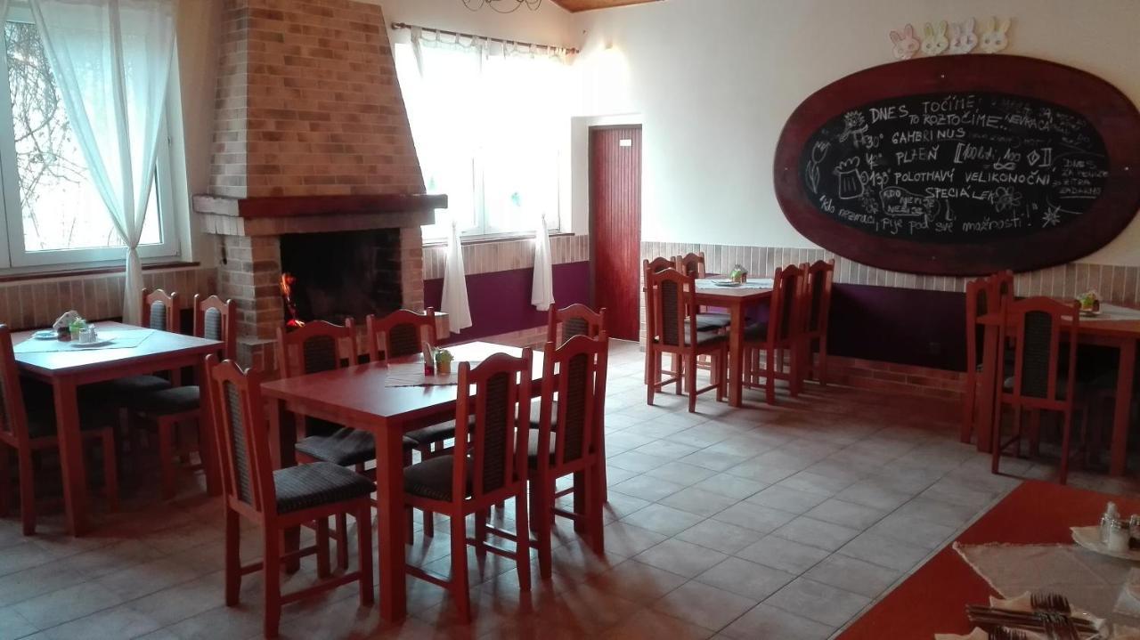 Penzion Maco Buchlovice Exterior foto